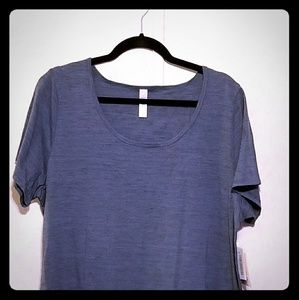 NWT 2xl Classic T-Blue with faint stripes